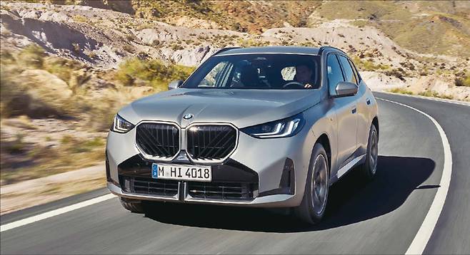 BMW코리아는 올 연말 7년 만에 ‘X3’ 완전변경 모델을 출시할 예정이다. (BMW코리아 제공)