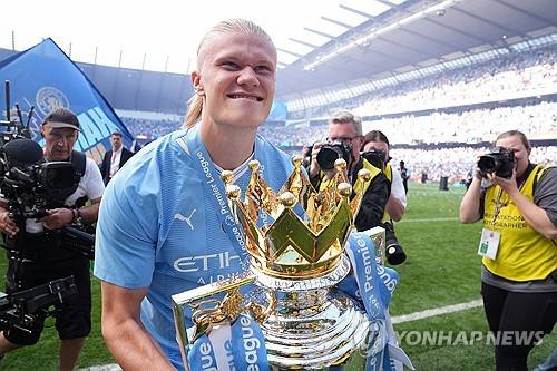 스페인 매체 엘나시오날이 13일(한국시간) 홀란이 내년 여름 거취를 이미 정했으며, 스페인 라리가로 무대를 옮길 거라고 보도했다. 연합뉴스