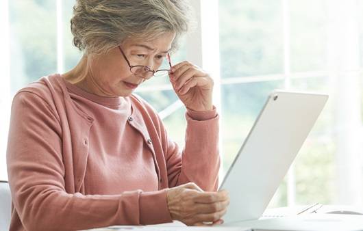 나이가 들수록 노안과 노인성 안질환 발병 위험이 높아진다|출처: 게티이미지뱅크
