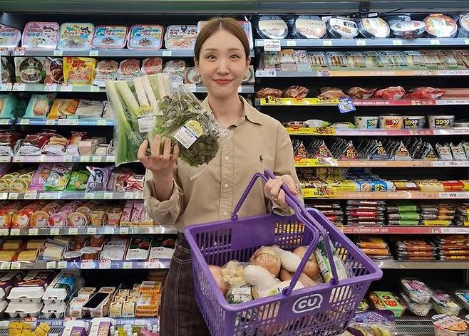 CU는 이달 16일부터 양파, 대파, 마늘, 당근, 상추, 깻잎, 오이고추, 팽이버섯, 새송이버섯 등 채소 9종을 순차적으로 선보인다.ⓒBGF리테일