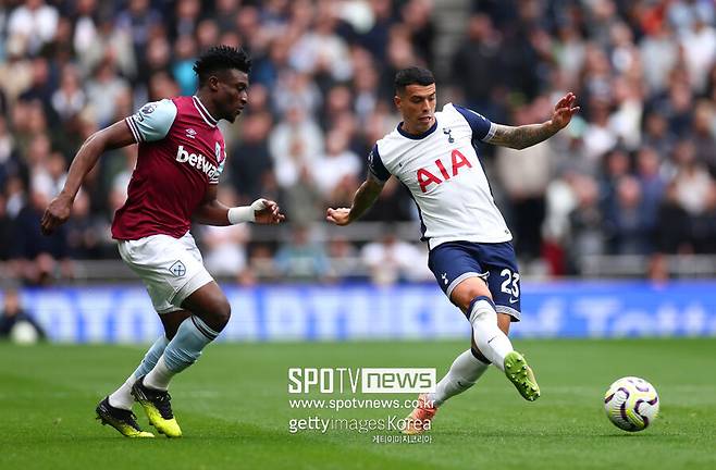 ▲ 영국 매체 '커트오프사이드'는 27일(한국시간) "맨체스터 시티는 카일 워커의 장기적인 대체 선수를 찾고 있다"라며 "포로를 유력한 타깃으로 지목했다"라고 보도했다.