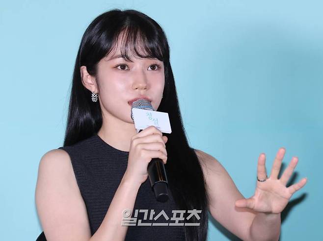 배우 노윤서가 28일 오후 서울 강남구 메가박스 코엑스점에서 열린 영화 '청설' 언론배급시사회 및 기자간담회에서 취재진과 질의 응답 시간을 갖고 있다. ‘청설’은 사랑을 향해 직진하는 ‘용준’(홍경 분)과 진심을 알아가는 ‘여름’(노윤서 분), 두 사람을 응원하는 동생 ‘가을’(김민주 분)의 청량하고 설레는 순간들을 담은 이야기다. 11월 6일 개봉. 서병수 기자 qudtn@edaily.co.kr /2024.10.28/