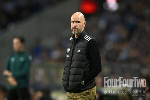 사진=게티이미지. 후벵 아모림 감독이 곧 맨체스터 유나이티드에 부임할 것으로 보인다. 유럽 축구 이적시장 전문가 파브리시오 로마노 기자는 29일(이하 한국시간) 자신의 SNS를 통해 “아모림은 맨유에 대한 초기 제안을 승인했다. 그는 클럽에 합류하고, 프로젝트와 논의된 조건을 받아들이고 싶어한다. 아모림은 스포르팅을 존중한다. 이제 클럽 간 협상에 달려 있다. 스포르팅 바이아웃 조항은 1000만 유로(약 150억 원)다”고 소식을 전했다.