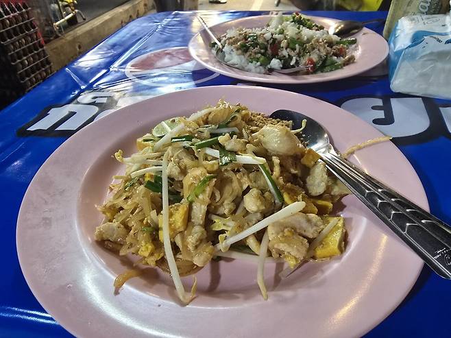 20241025_193730.jpg 퇴사여행 10∼14일차(태국 방콕 로컬음식?)