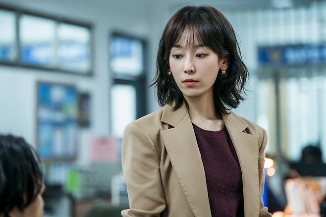 넷플릭스 오리지널 드라마 ‘트렁크’에서 노인지 역을 연기한 배우 서현진 출연장면. 사진 넷플릭스
