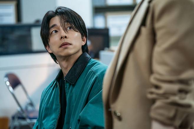 넷플릭스 오리지널 드라마 ‘트렁크’에서 한정원 역을 연기한 배우 공유 출연장면. 사진 넷플릭스