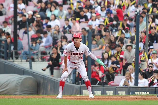 ▲ 박정우는 올해 대수비와 대주자 몫은 물론 타석에서도 가능성을 내비치며 이범호 감독의 눈도장을 받았다 ⓒKIA타이거즈