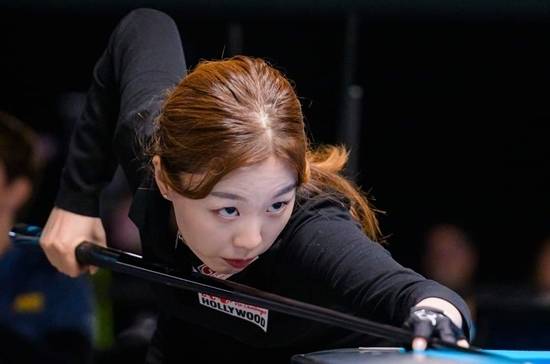 서서아가 14일 새벽 푸에르토리코 산 후안에서 열리고 있는 ‘2024 세계 여자10볼선수권’ 승자조 결선에서 피셔를 꺾고 16강에 올랐다. (사진= predator pro billiard series)