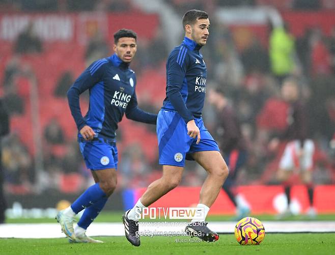 ▲ 영국 매체 '커트오프사이드'는 17일(한국시간) "토트넘은 다가오는 1월 이적 시장서 윙크스를 클럽으로 복귀시키는 놀라운 영입을 고려하고 있다"라고 보도했다. 스페인 매체 '피차헤스'는 "토트넘은 윙크스와 재계약을 하기로 결정했다"라며 "토트넘은 윙크스 영입을 위해 3,200만 파운드(약 562억 원)를 지불할 준비가 됐다"라고 밝혔다. 이어 "그는 지난 시즌 레스터시티에서 챔피언십 우승을 이끌면서 상위권 클럽의 관심을 끌었다. 최근 맨체스터 유나이티드와도 연결됐다"라고 덧붙였다.