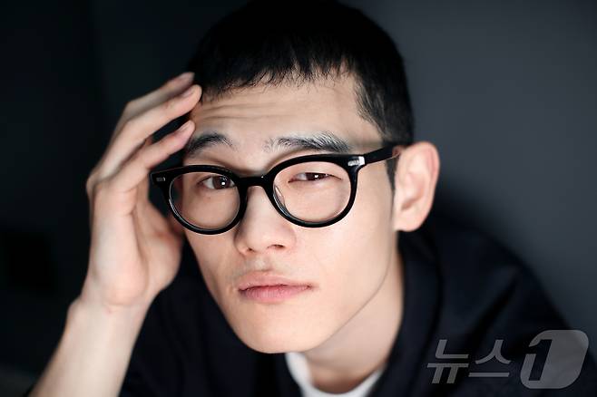 ‘정숙한 세일즈’ 배우 김정진이 14일 서울 종로구 뉴스1 사옥에서 열린 인터뷰에 앞서 포즈를 취하고 있다. /뉴스1 ⓒ News1 권현진 기자