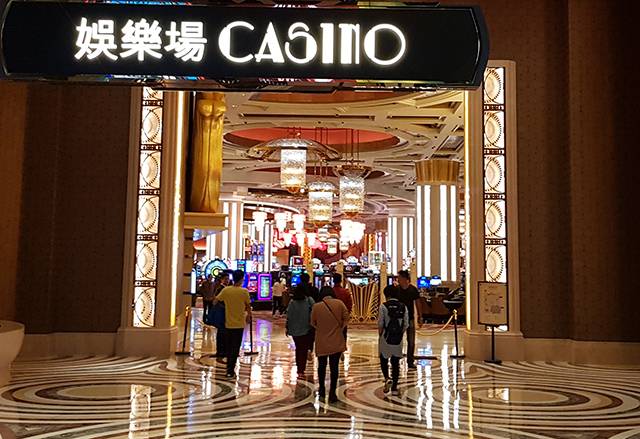 ▲마카오 카지노 영업장 입구에 표기된 오락장. 마카오의 50여개 카지노에는 모두 오락장 간판을 통해 건전한 게임장 분위기를 조성하고 있다. ⓒ프레시안
