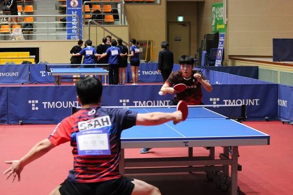 사진설명 =예선전 경기가 펼쳐지고 있는 모습