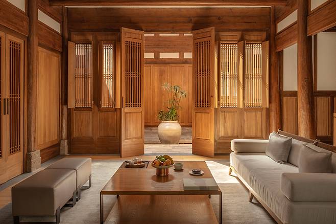 빌라 객실 내부. /사진= 아만양윤