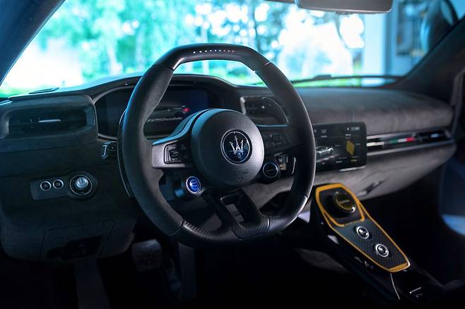 마세라티 GT2 스트라달레 실내