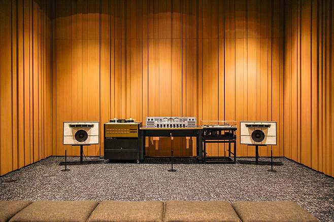 오디움 전시실 스튜디오 모니터