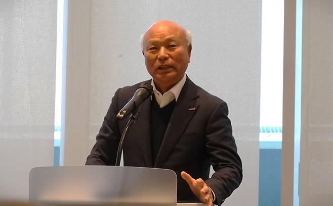 박광욱 도드람양돈농협 조합장이 한돈 심포지엄에서 개회사를 하고 있다.