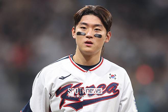 ▲ 프리미어12에서 대활약하며 대한민국 대표팀의 공격을 이끌었던 주역이자, 메이저리그 구단들의 큰 관심을 모은 김도영. ⓒ곽혜미 기자