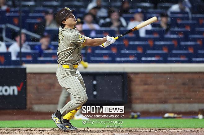 ▲ 전형적인 스몰마켓팀으로 불리는 탬파베이가 큰 금액을 들여 김하성을 영입할지는 미지수다. 다만 김하성이 지난 10월 오른쪽 어깨 수술을 받은 여파로 내년 시즌 개막전 출전이 불투명한 상태에서 '1년 계약'으로 내년 FA 시장을 바라본다면 탬파베이도 영입전에 참여할 수 있다는 것이 'MLB.com'의 예상이다.