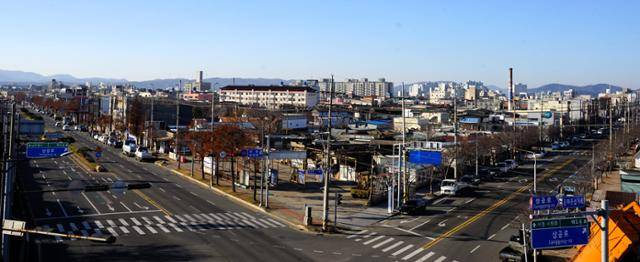 경북 포항시가 포스코에 직원 숙소를 지어달라고 요구한 포항시 남구 해도동 515의35 일대 모습. 포항제철소와 직선거리로 500m 가량 떨어져 있다. 포항=김정혜 기자