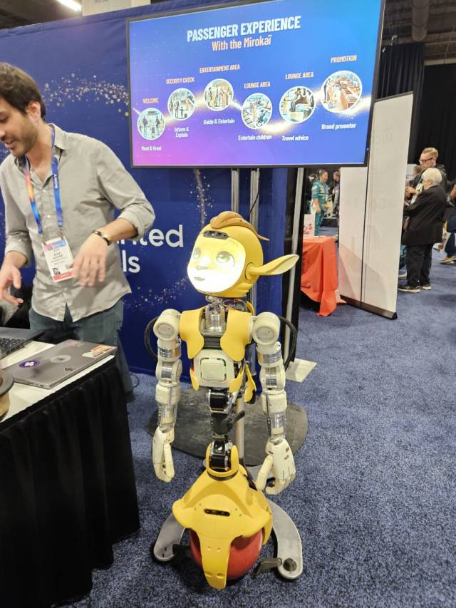 프랑스 스타트업 인챈티드 툴의 반인반수형 로봇 미로카이(Mirokai). 윤민혁 기자