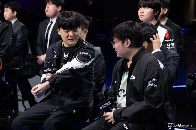 '캐니언' 김건부(왼쪽)와 '베릴' 조건희.