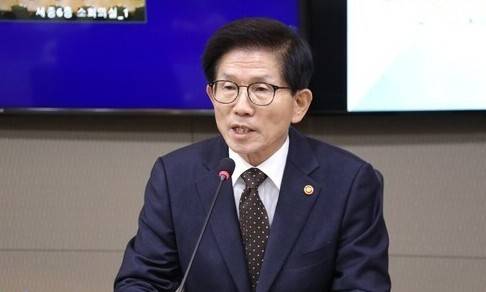 김문수 고용노동부 장관. 자료사진