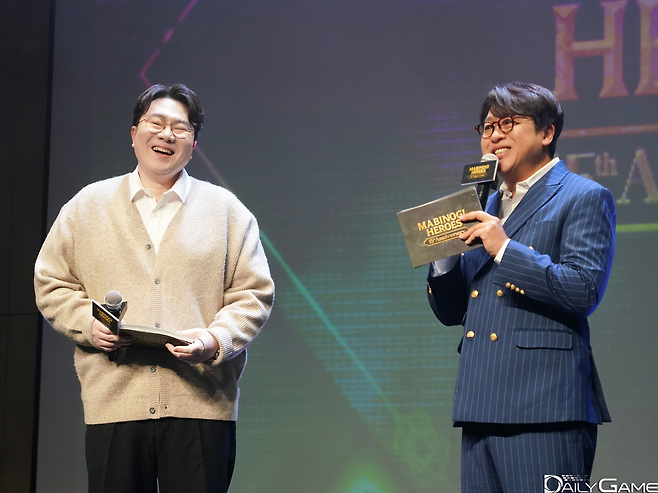 한용섭 디렉터가 좋은 업데이트로 보답하겠다고 약속했다.