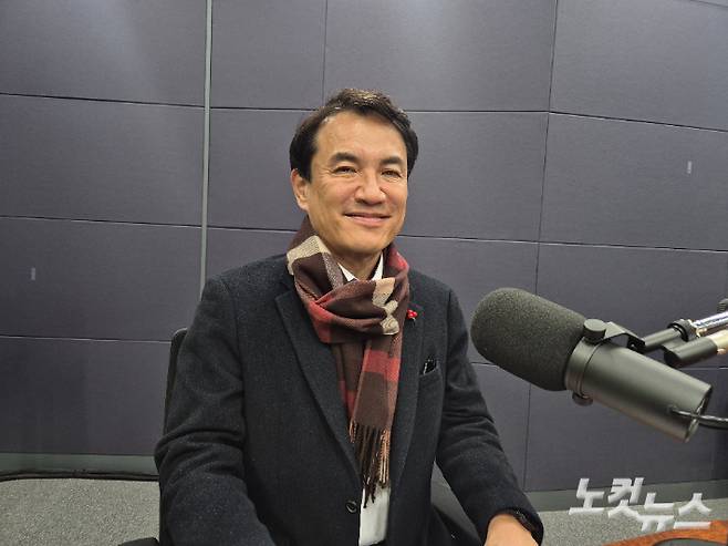 강원CBS.강원영동CBS 시사프로그램 <최진성의 위클리오늘>에 출연한 김진태 강원특별자치도지사. 강민주 PD