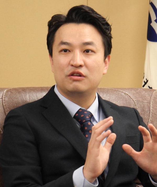 강주호 제40대 한국교총 회장이 앞으로의 계획 을 설명하고 있다.