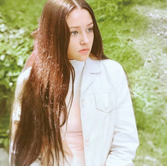 내추럴 뷰티 유행을 이끈 올리비아 핫세. /올리비아 핫세 SNS