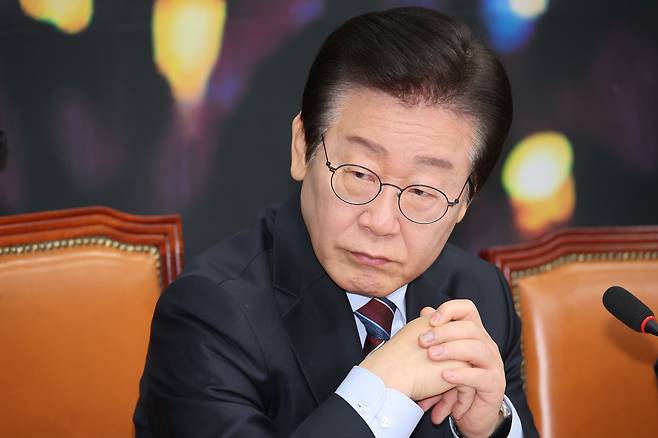 이재명 더불어민주당 대표가 13일 오전 서울 여의도 국회에서 열린 최고위원회의에 참석했다. 연합뉴스