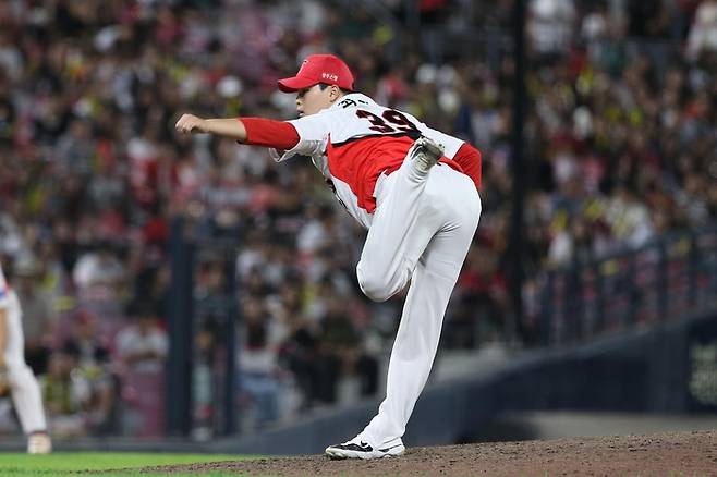 KIA 최지민이 광주-기아 챔피언스 필드에서 열린 2024 KBO리그 NC와 경기에 등판해 역투하고 있다. 사진 | KIA 타이거즈