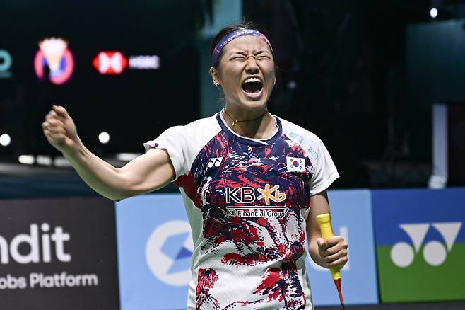 <yonhap photo-3778="">안세영이 지난 12일(한국시간) 말레이시아 오픈 결승에서 세계 2위 중국의 왕즈이를 물리치고 우승한 뒤 포효하고 있다. 신화통신=연합뉴스</yonhap>