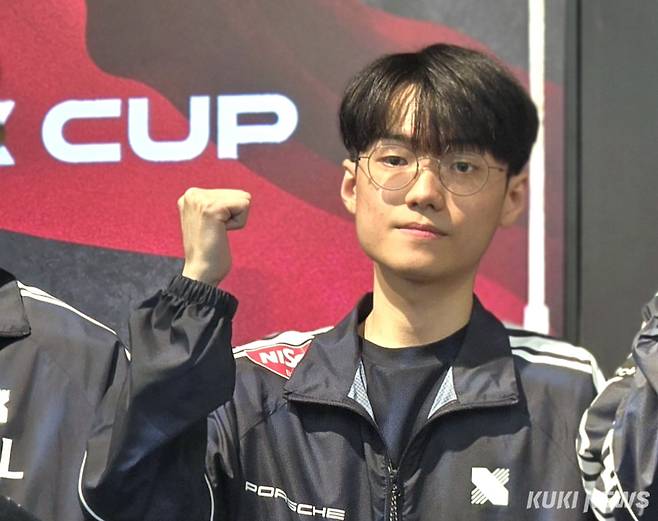 ‘안딜’ 문관빈이 15일 서울 종로구 롤파크 LCK 아레나에서 열린 ‘2025 LCK컵’ 개막전 OK저축은행 브리온과 경기를 마치고 인터뷰하고 있다. 김영건 기자