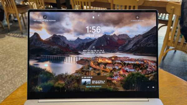 갤럭시 북4 엣지 16인치 디스플레이. 정옥재 기자