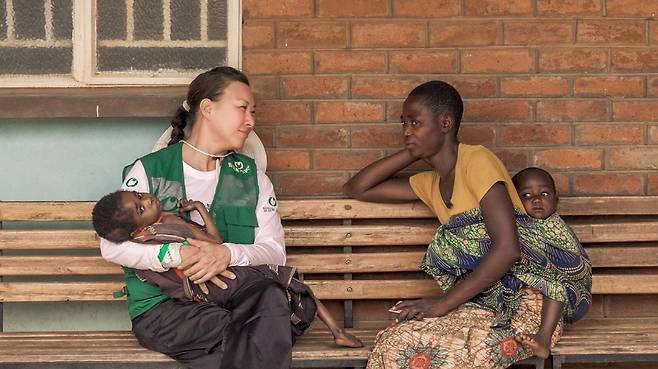 ‘바다건너사랑 시즌3’ 말라위를 방문한 배우 정영주