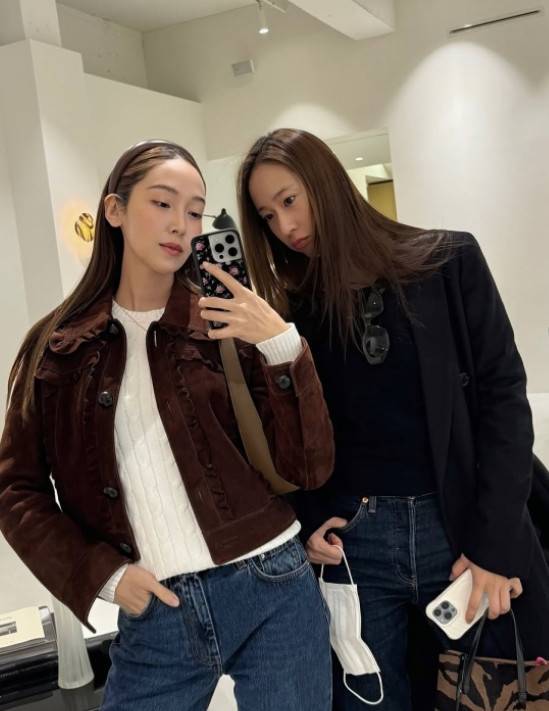 왼쪽부터 제시카, 크리스탈/제시카 소셜미디어