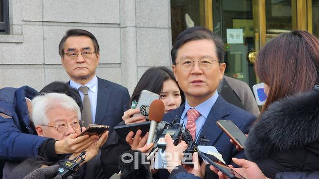 윤석열 대통령 변호인 윤갑근 변호사. (사진=백주아 기자)