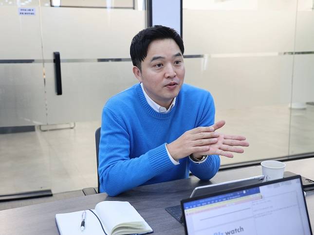 조창현 원셀프월드 대표가 서울 강남구에 위치한 본사에서 인터뷰를 하고 있다. /사진=원셀프월드 제공