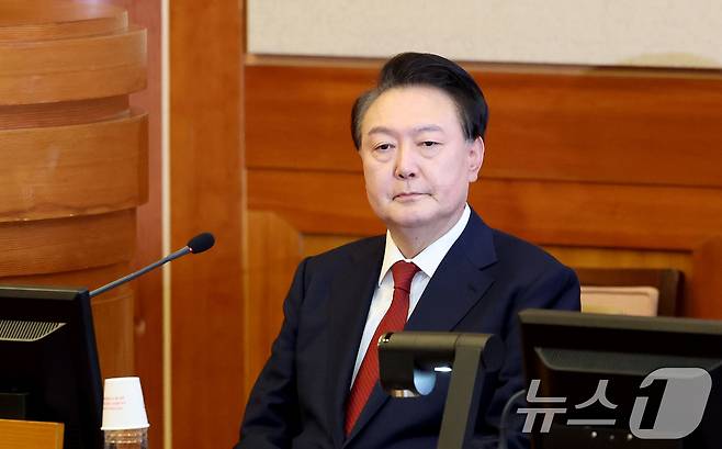 윤석열 대통령이 21일 서울 종로구 헌법재판소에서 열린 탄핵심판 3차 변론기일에 출석해 있다. 2025.1.21/뉴스1 ⓒ News1 사진공동취재단