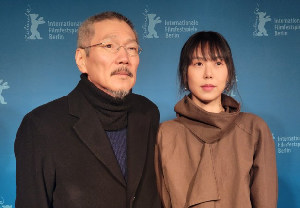 지난해 2월 제74회 베를린 영화제에 참석한 홍상수 감독(왼쪽)과 배우 김민희. 베를린=뉴시스