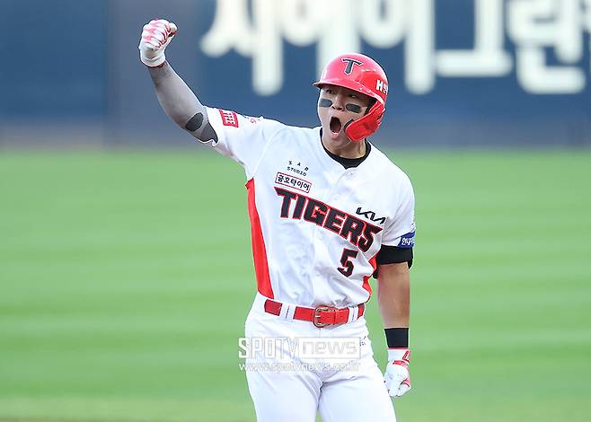 ▲ 김도영은 지난해 1억 원에서 올해 5억 원으로 연봉이 수직상승했다. KIA는 성적은 물론 마케팅과 무형적인 가치를 고려해 상징적인 금액인 5억 원을 안겼다. ⓒ곽혜미 기자