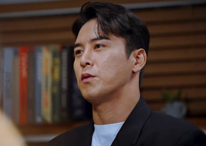 '꼬리에 꼬리를 무는 그날 이야기'(꼬꼬무)
