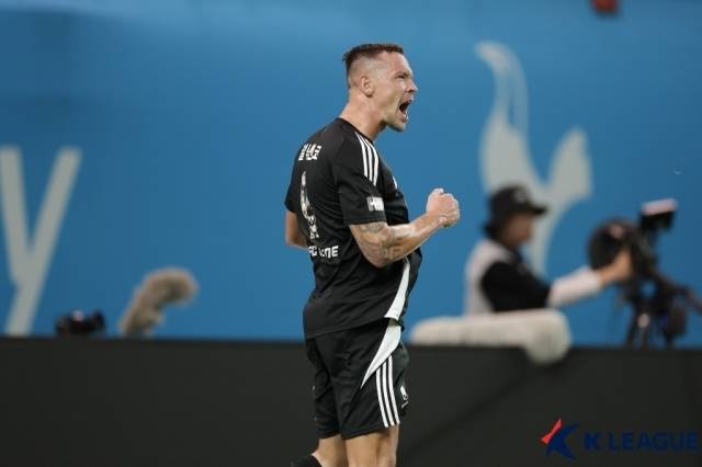 일류첸코./프로축구연맹