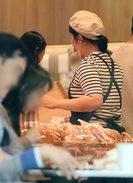 서을 시내의 한 베이커리에서 일하는 아르바이트생. 뉴스1