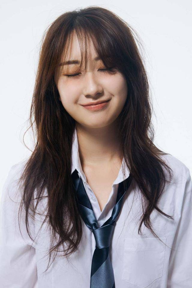 20대 전유진은 가수로서의 스펙트럼을 넓히며 새로운 성장사를 써내려갈 예정이다. 온리유엔터테인먼트 제공