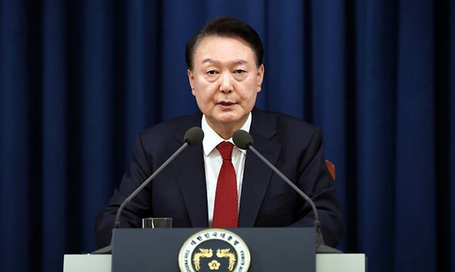 윤석열 대통령이 지난 2024년 12월3일 서울 용산 대통령실 청사에서 긴급 대국민 특별 담화를 하고 있다. 연합뉴스