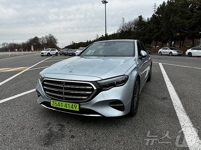 메르세데스-벤츠 E 450 4매틱 익스클루시브 모습.ⓒ 뉴스1 이동희 기자