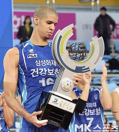 처음 한국에 왔을 때 앳된 청년이었던 레오는 이제 어엿한 베테랑이 됐다. 사진= MK스포츠 DB