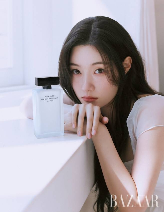 정채연, 중독적인 머스크향을 담은 화보 공개(사진: 하퍼스 바자 코리아)